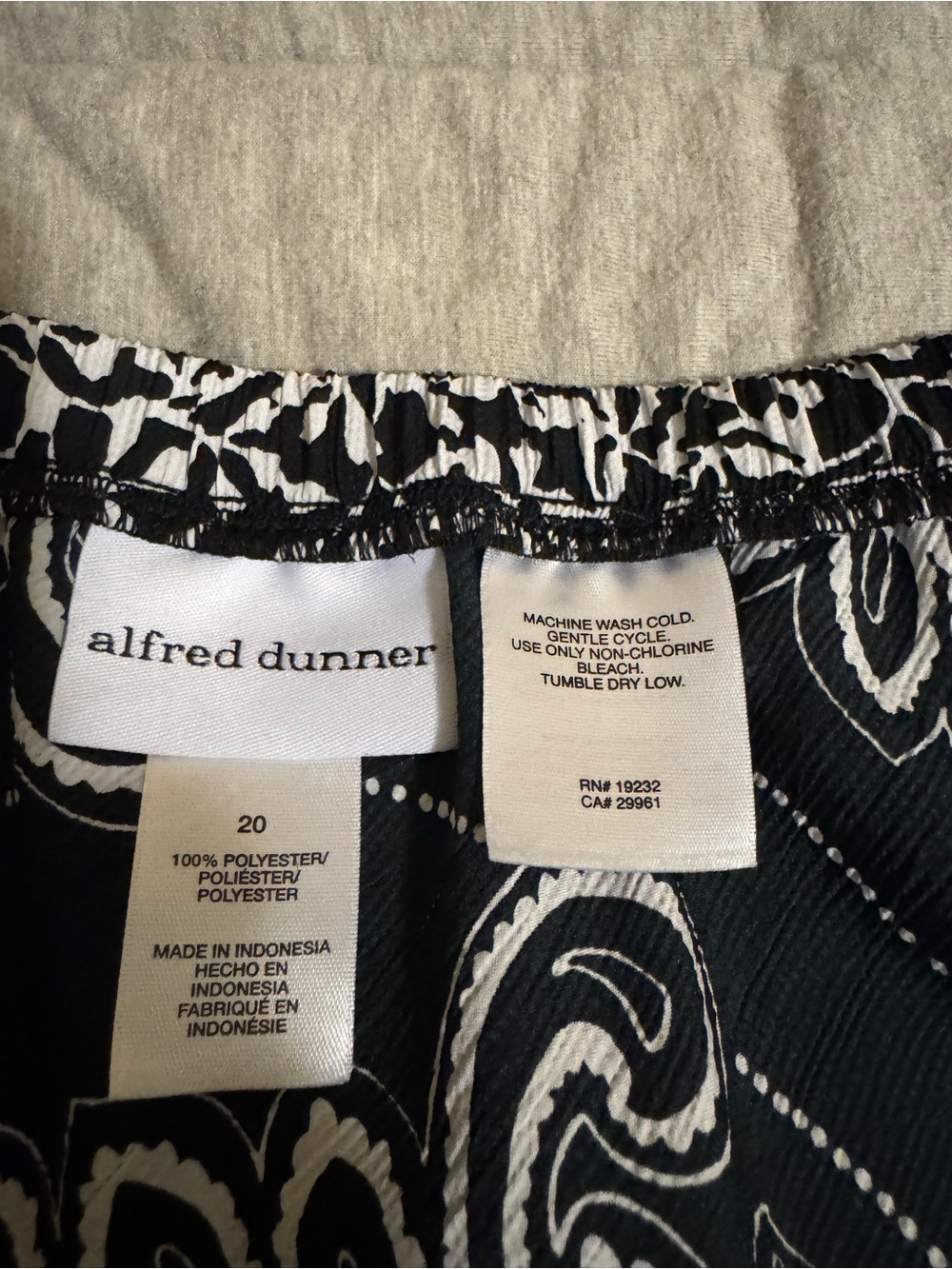 Alfred Dunner Black White Paisley Tiered Pull-On Skirt Women’s Size 20 - Picture 5 of 6